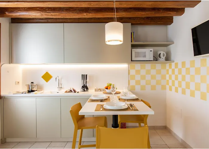 Tiffany Gold 펜션 *